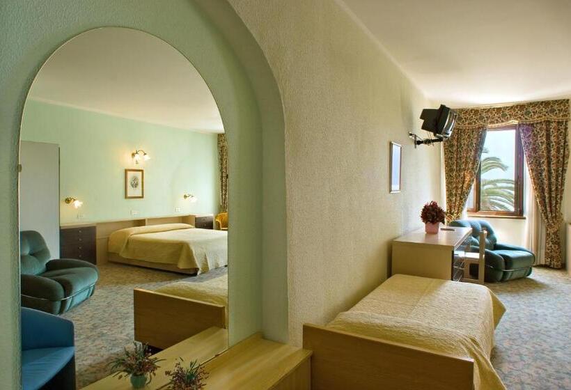 سوییت جونیور با چشم‌انداز دریاچه, Albergo Bellavista