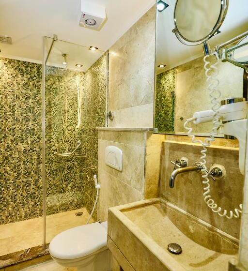 اتاق لوکس خانوادگی, Comfort Inn Giza
