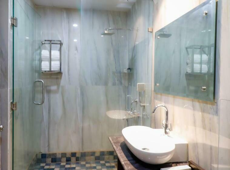 اتاق اجرایی, Miranda Beach Resort Baga