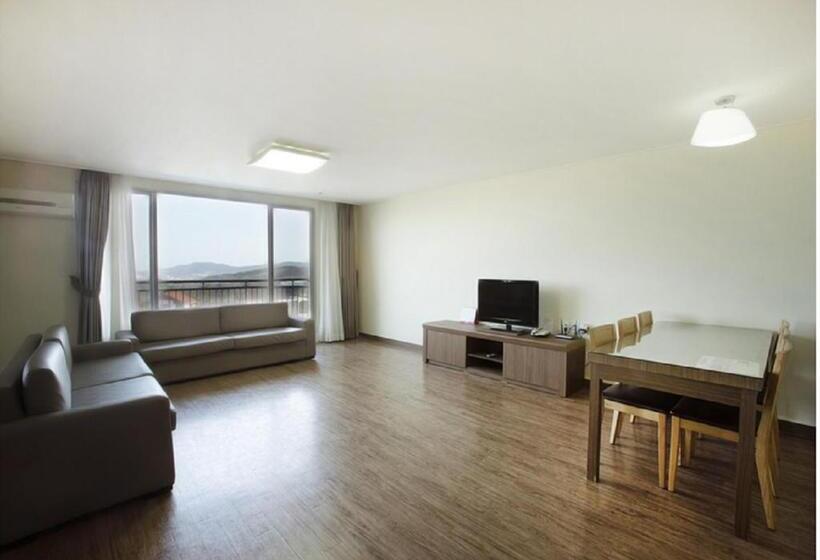 اتاق خانوادگی, Seorak I Park Condo
