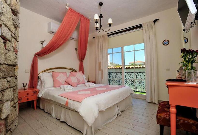Номер Стандарт с Балконом, Alaçatı Sultan Konak Butik Otel ℳℛ Luxury Concept