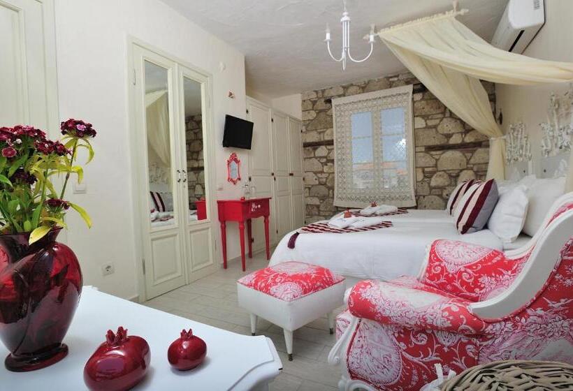 غرفة ديلوكس مزودة بشرفة, Alaçatı Sultan Konak Butik Otel ℳℛ Luxury Concept