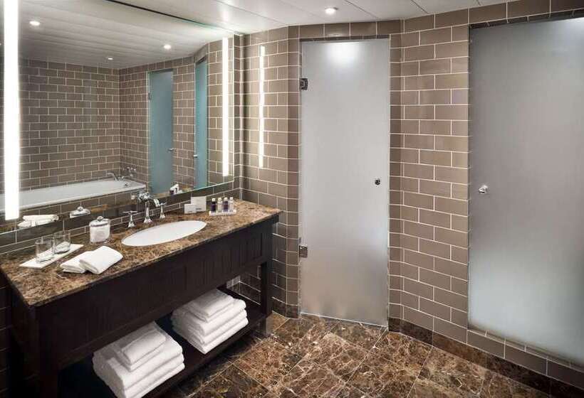 디럭스 스위트, Hilton Okinawa Chatan Resort