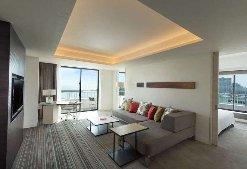 جناح ديلوكس, Hilton Okinawa Chatan Resort