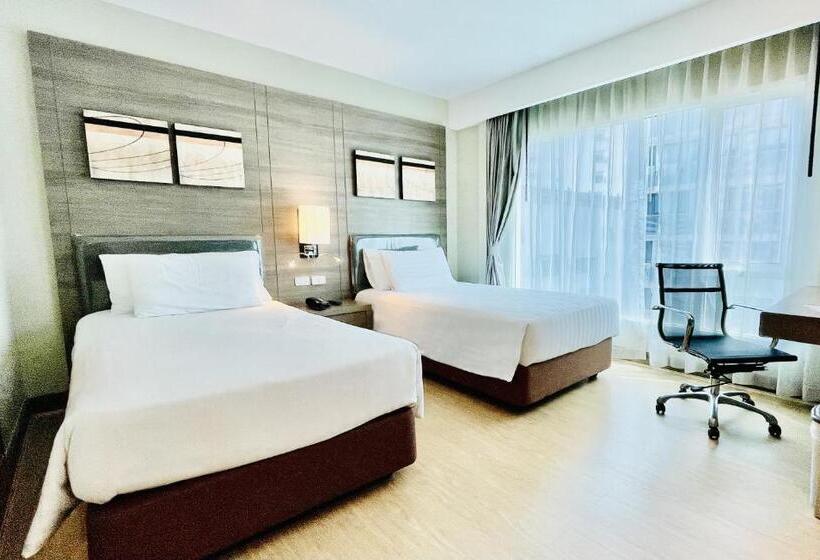 Quarto Familiar Comunicado, Citrus Sukhumvit 11 By Compass Hospitality
