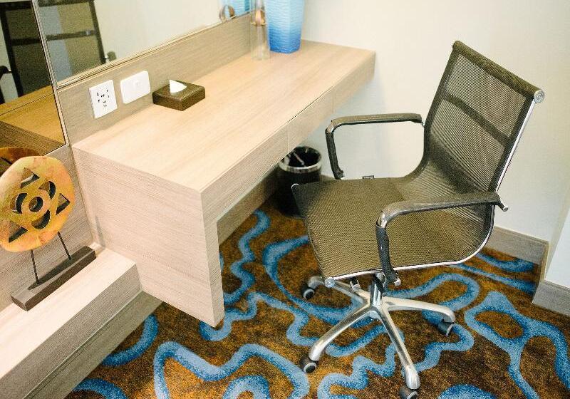 Quarto Deluxe, Citrus Sukhumvit 11 By Compass Hospitality