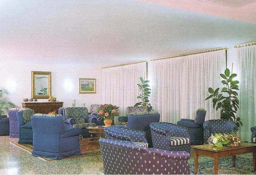 اتاق استاندارد سه نفره, Piroga Padova