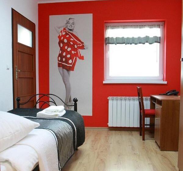 Номер Стандарт Индивидуальный, Leo Hostel