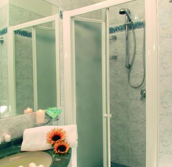 Quarto Estandar Individual, Thea & Residence