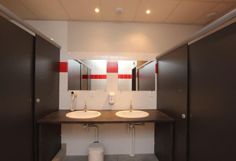Кровать в Общей Комнате, Auberge Flyzone   Hostel