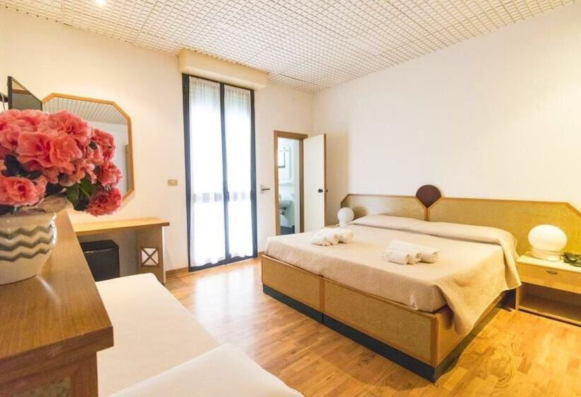 스탠다드 트리플 룸 가든 전망, Albergo Palazzo