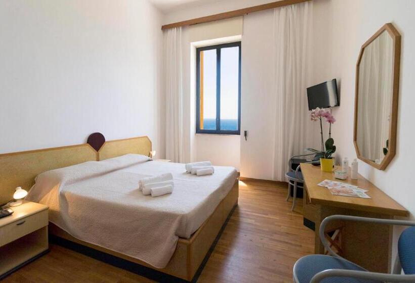 Номер Стандарт Индивидуальный Вид на Море, Albergo Palazzo