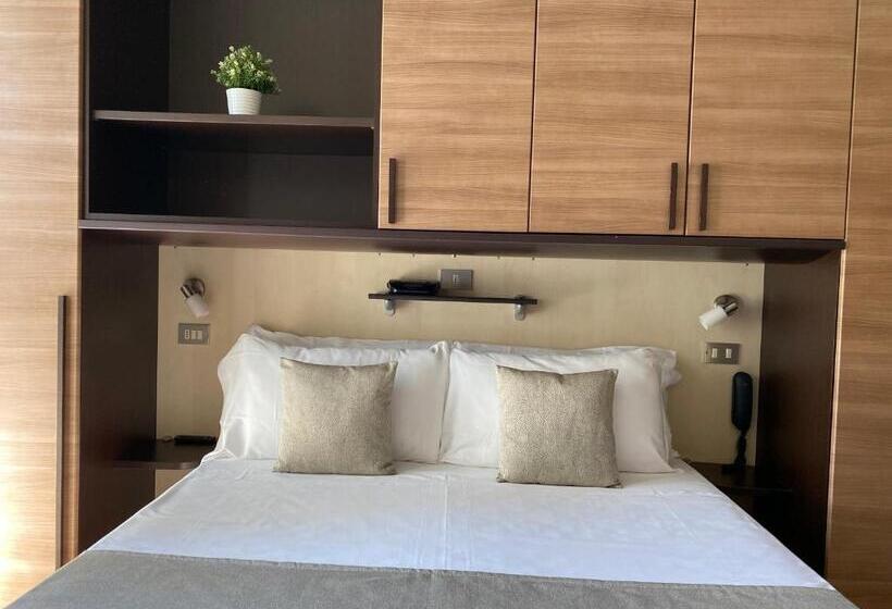 Номер Deluxe, Golf