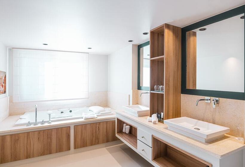 Люкс Комфорт, Les Suites De La Potiniere