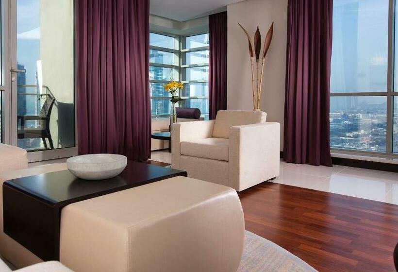 Люкс 2 Спальни, Pullman Dubai Jumeirah Lakes Towers