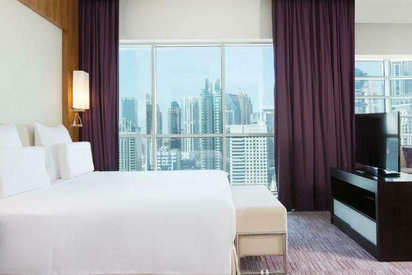 Номер Deluxe Кровать Кинг, Pullman Dubai Jumeirah Lakes Towers