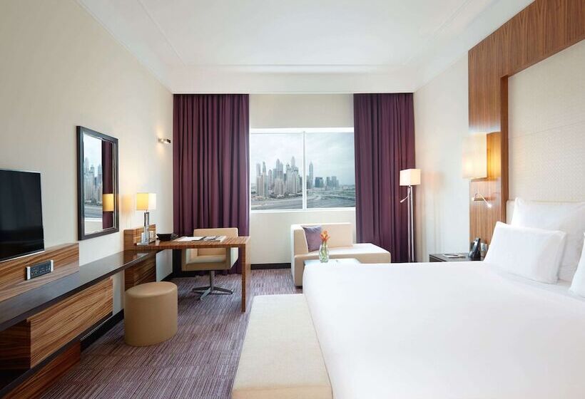 Номер Executive, Pullman Dubai Jumeirah Lakes Towers