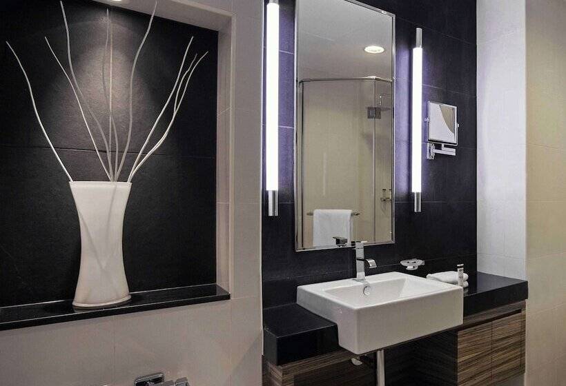 Апартаменты 2 Спальни, Pullman Dubai Jumeirah Lakes Towers