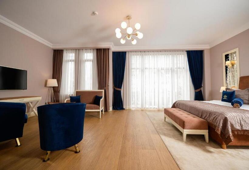 اتاق استاندارد با تخت بزرگ, Royal Casino &