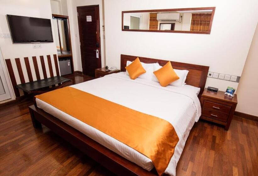 اتاق سوپریور با تخت بزرگ, Gsh Colombo
