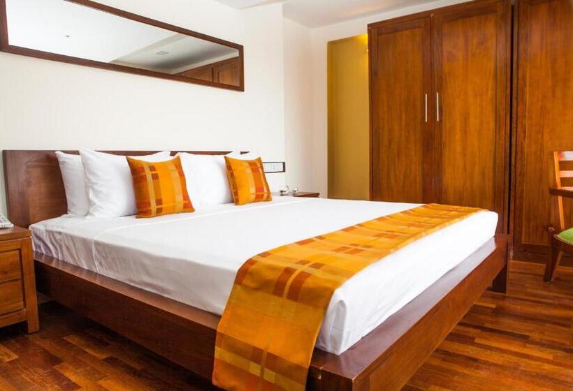 اتاق سوپریور با تخت بزرگ, Gsh Colombo