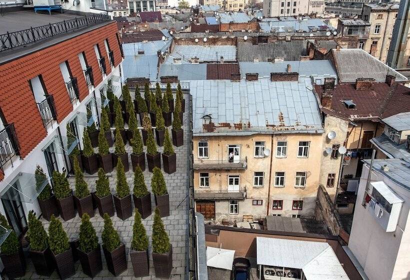 سوییت جونیور, Rius Hotel Lviv