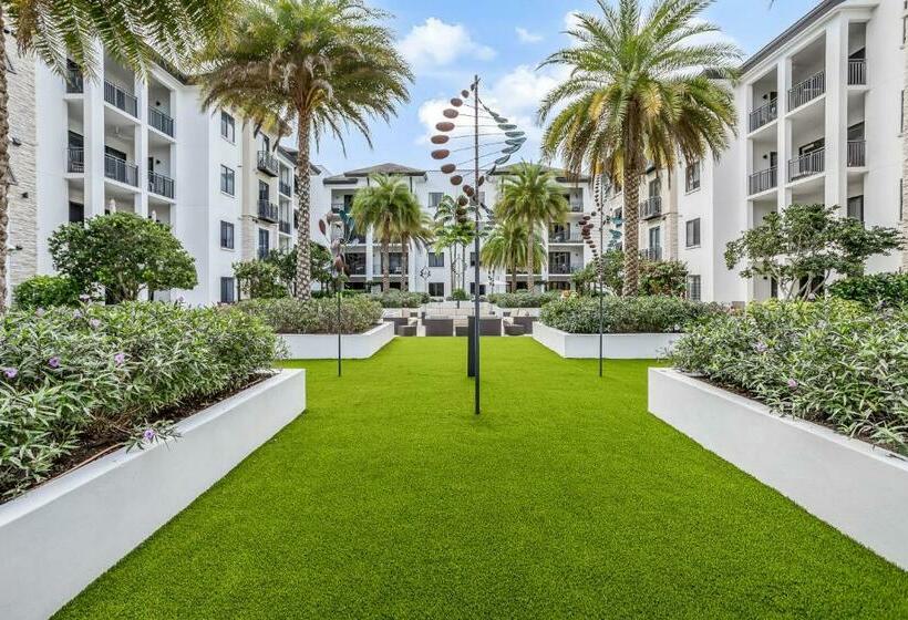 带3个卧室的公寓, Naples Square Paradise
