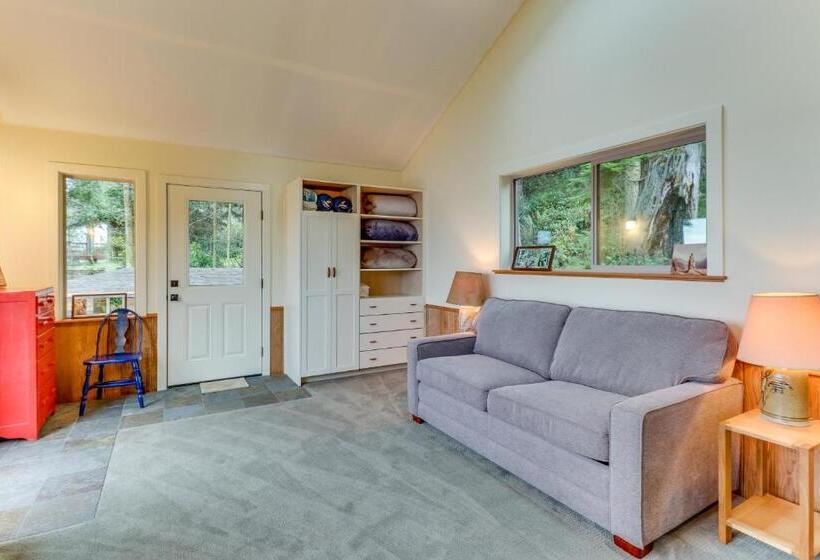 Студия Стандарт, The Cabin At Oak Bay