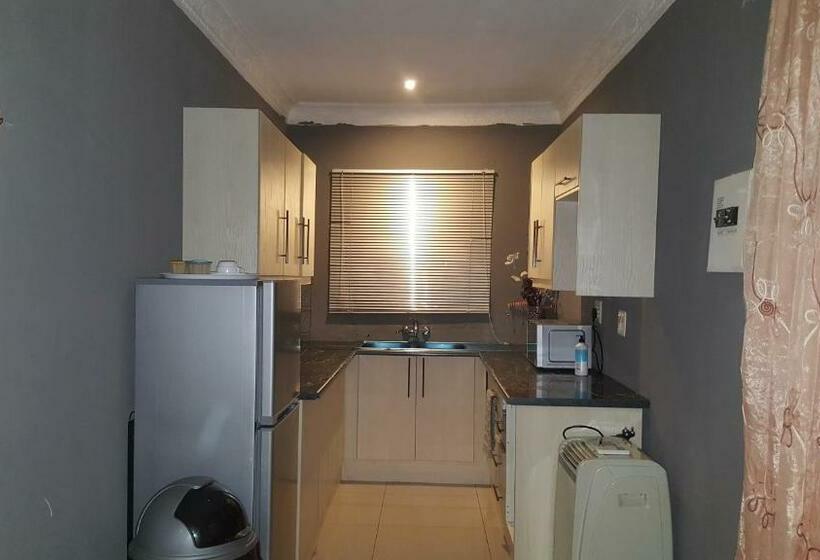 패밀리 스위트, Kadichueni Guest House