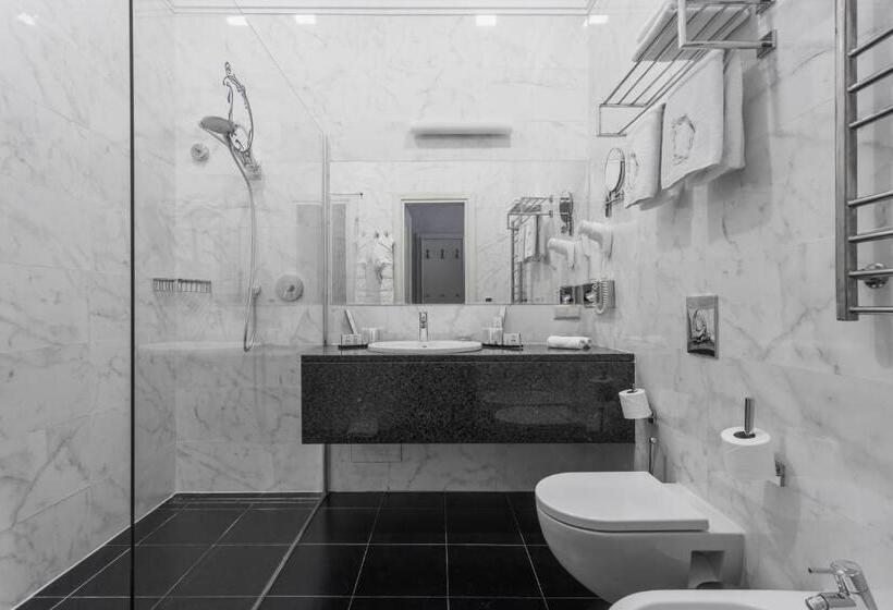 سوییت جونیور, Ribas Duke Boutique