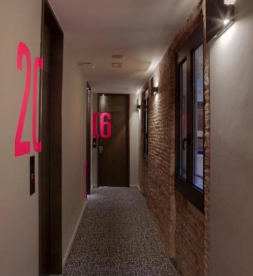 Номер Стандарт, Toc Hostel Barcelona