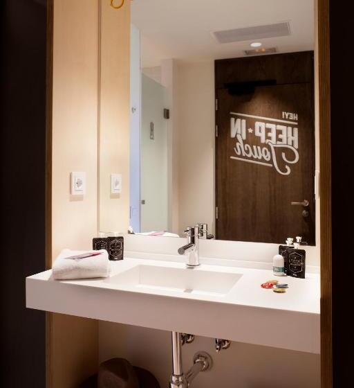 Семейный Номер, Toc Hostel Barcelona