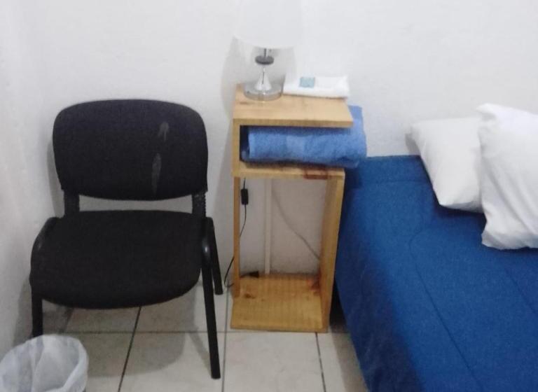 اتاق استاندارد, Bluehouse