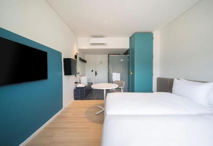 اتاق استاندارد, Go! Hotel Bowin At Robinson Lifestyle Bowin
