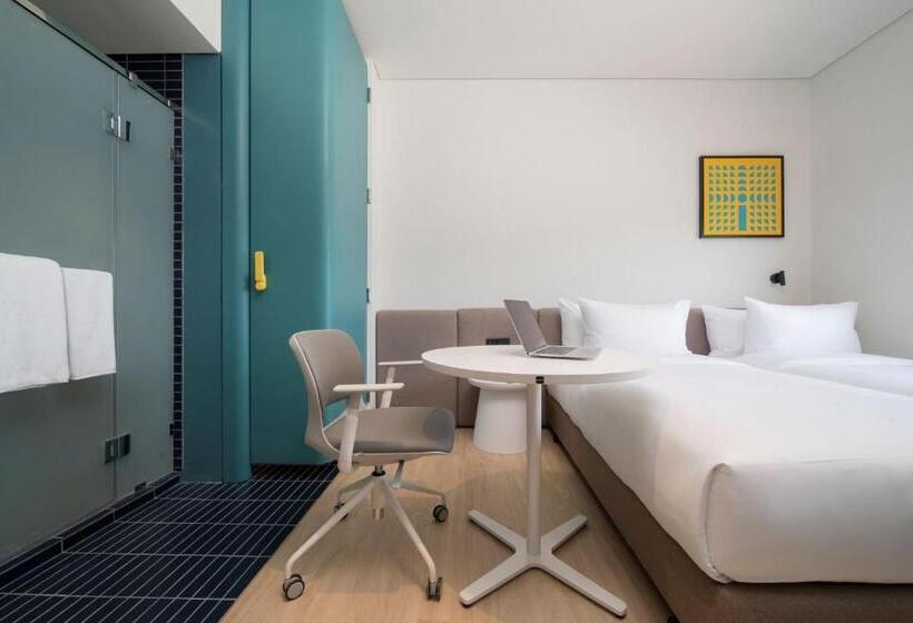 اتاق استاندارد, Go! Hotel Bowin At Robinson Lifestyle Bowin