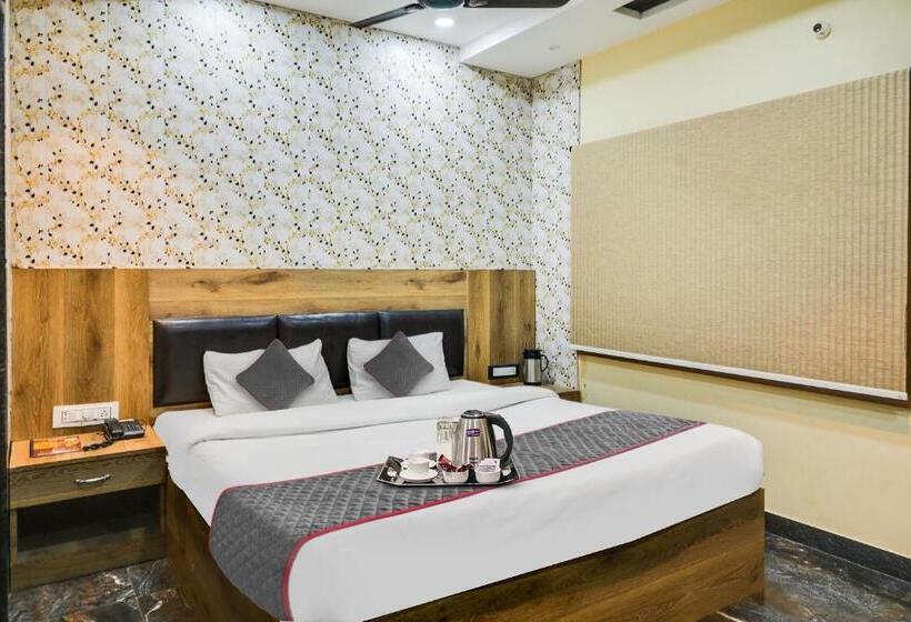 Трехместный Номер Deluxe, Super Townhouse Oak Hotel Ar Ganges Premium