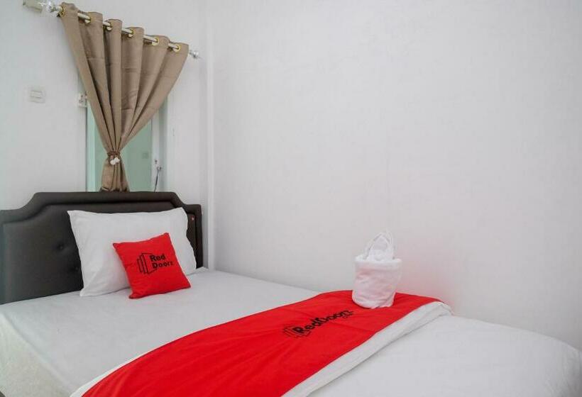 디럭스 룸, Reddoorz Plus At Lovina Inn Tonrangeng River Side