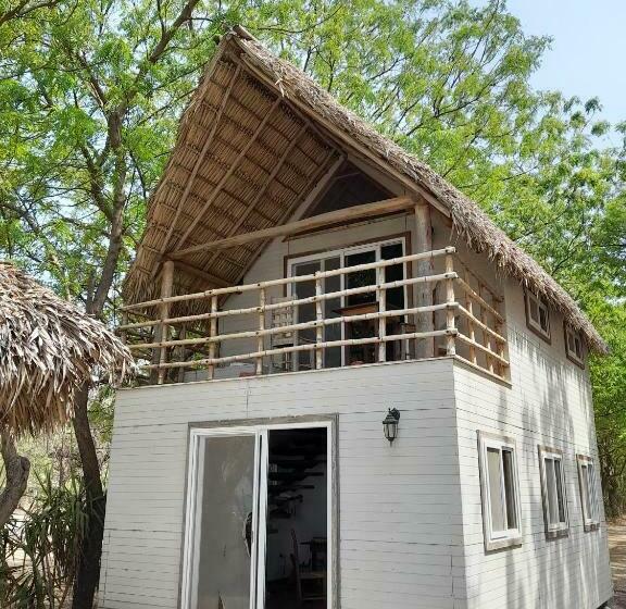 Бунгало Стандарт, Popoyo Surfcamp