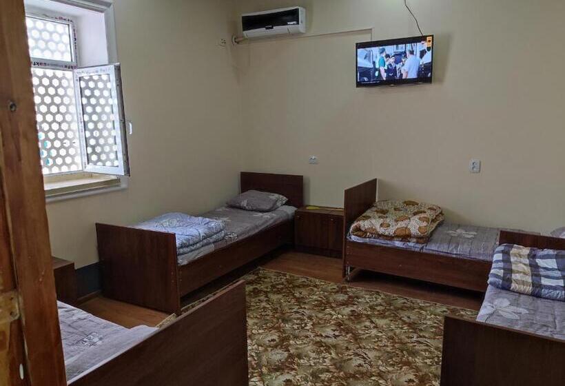 اتاق استاندارد چهارنفره با سرویس بهداشتی مشترک, Goziyon Hostel