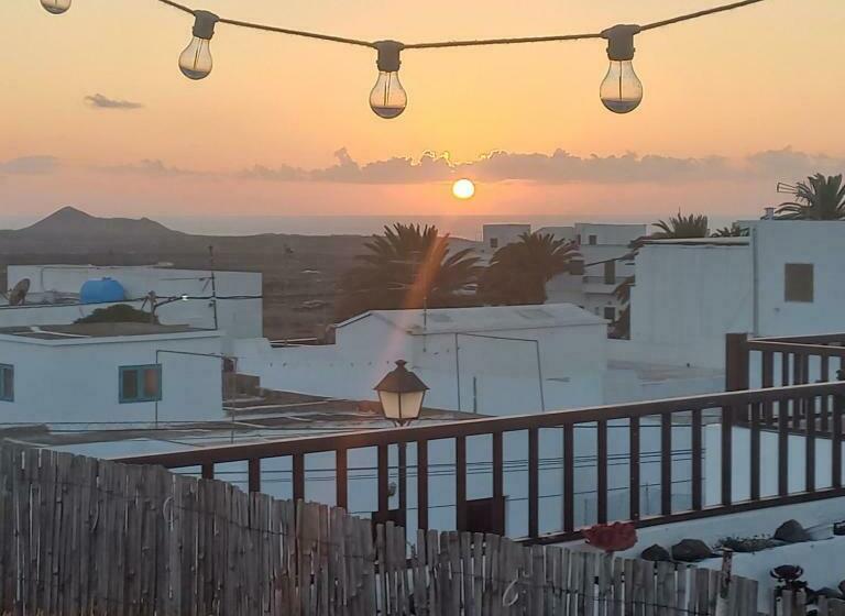 اتاق استاندارد چهار تخته, Sunset House