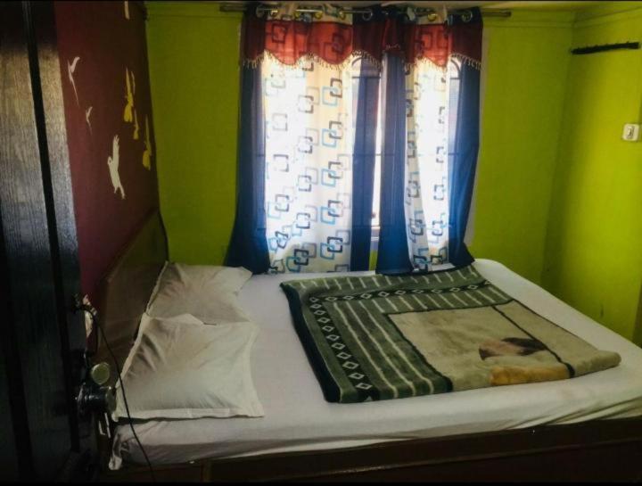 اتاق عادی, Mystique Inn Ooty