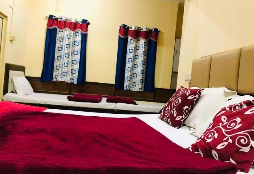 اتاق خانوادگی, Mystique Inn Ooty