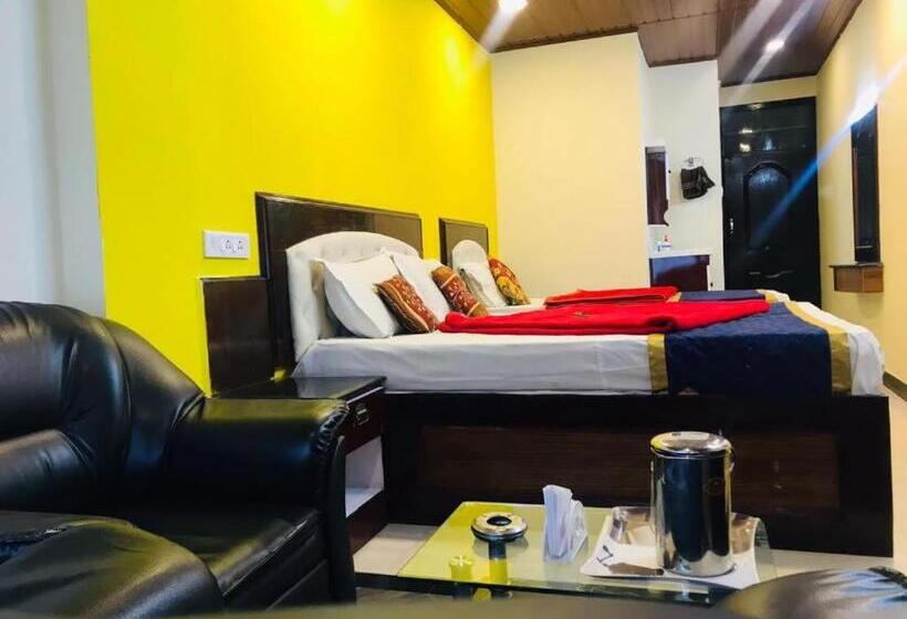 اتاق سوپریور سه تخته, Mystique Inn Ooty