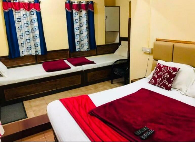 اتاق خانوادگی, Mystique Inn Ooty