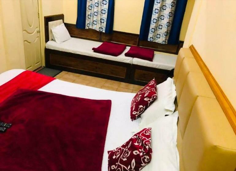 اتاق خانوادگی, Mystique Inn Ooty
