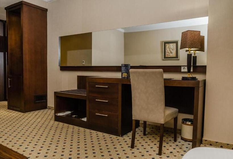 سوییت جونیور, Canyon Hotel Erbil
