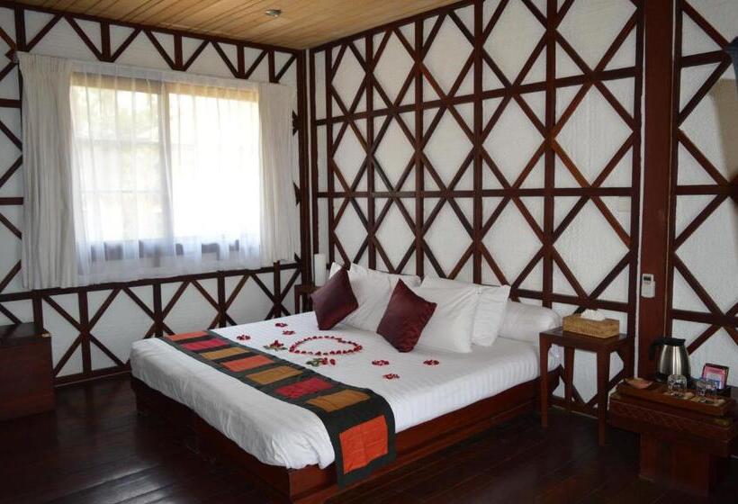 اتاق لوکس با بالکن, Viewpoint Ecolodge