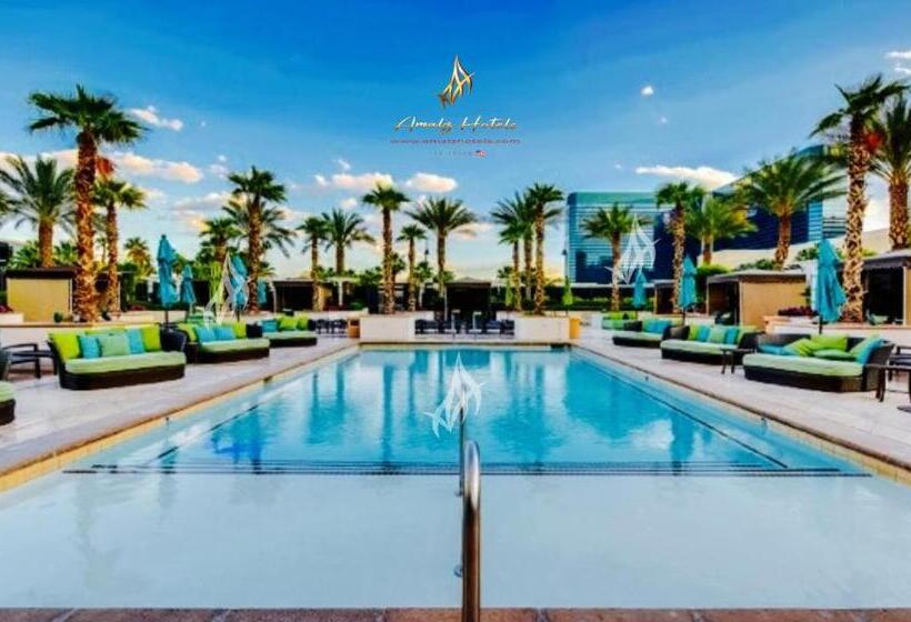 سوئیت 2 خوابه, Stunning Balcony Strip View Mgm Signature  Free Valet