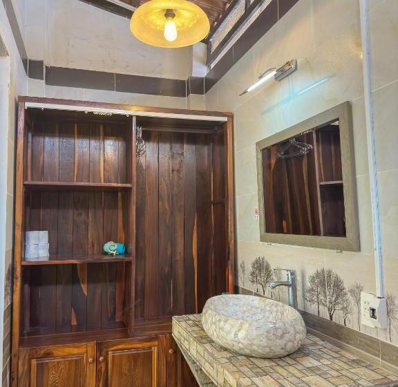 اتاق استاندارد چهار تخته, Fla Village