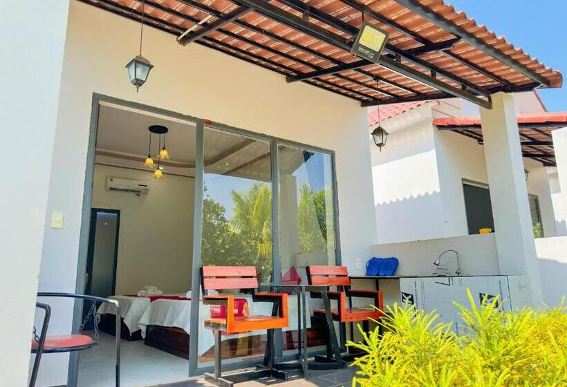 اتاق استاندارد چهار تخته, Fla Village